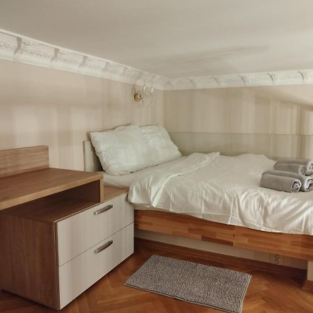 Lubert Apartmany S.R.O Prag Exteriör bild