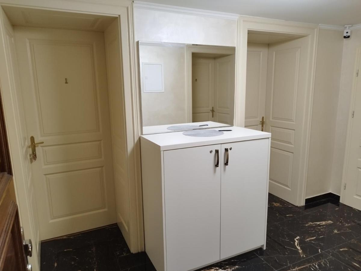 Lubert Apartmany S.R.O Prag Exteriör bild