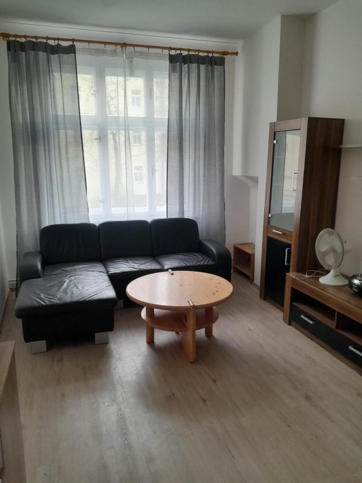 Lubert Apartmany S.R.O Prag Exteriör bild