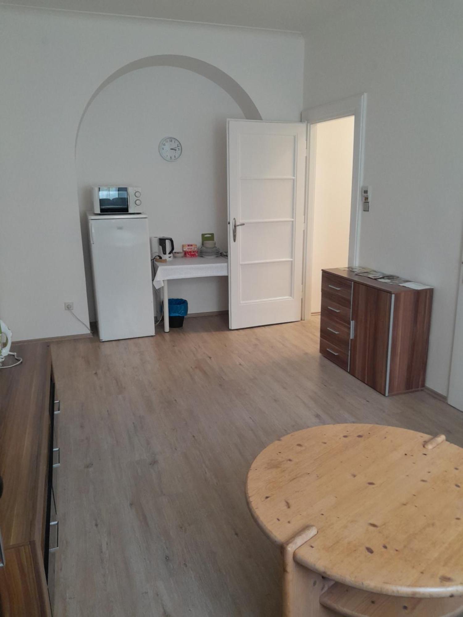 Lubert Apartmany S.R.O Prag Exteriör bild